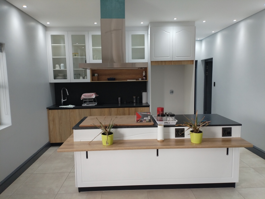 5 Bedroom Property for Sale in Tafelzicht Western Cape